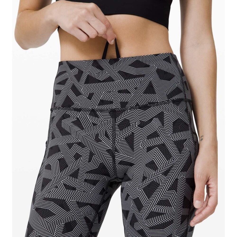 Lululemon Fast Free HR Tight Size 4 Labyrinth Black Cast